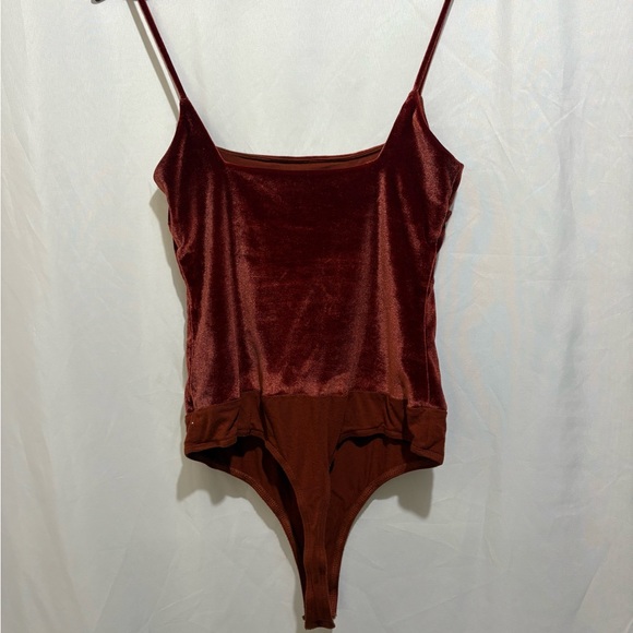 Lulu's Women’s Orange Rust Velvet Bodysuit Size Medium - Picture 7 of 9